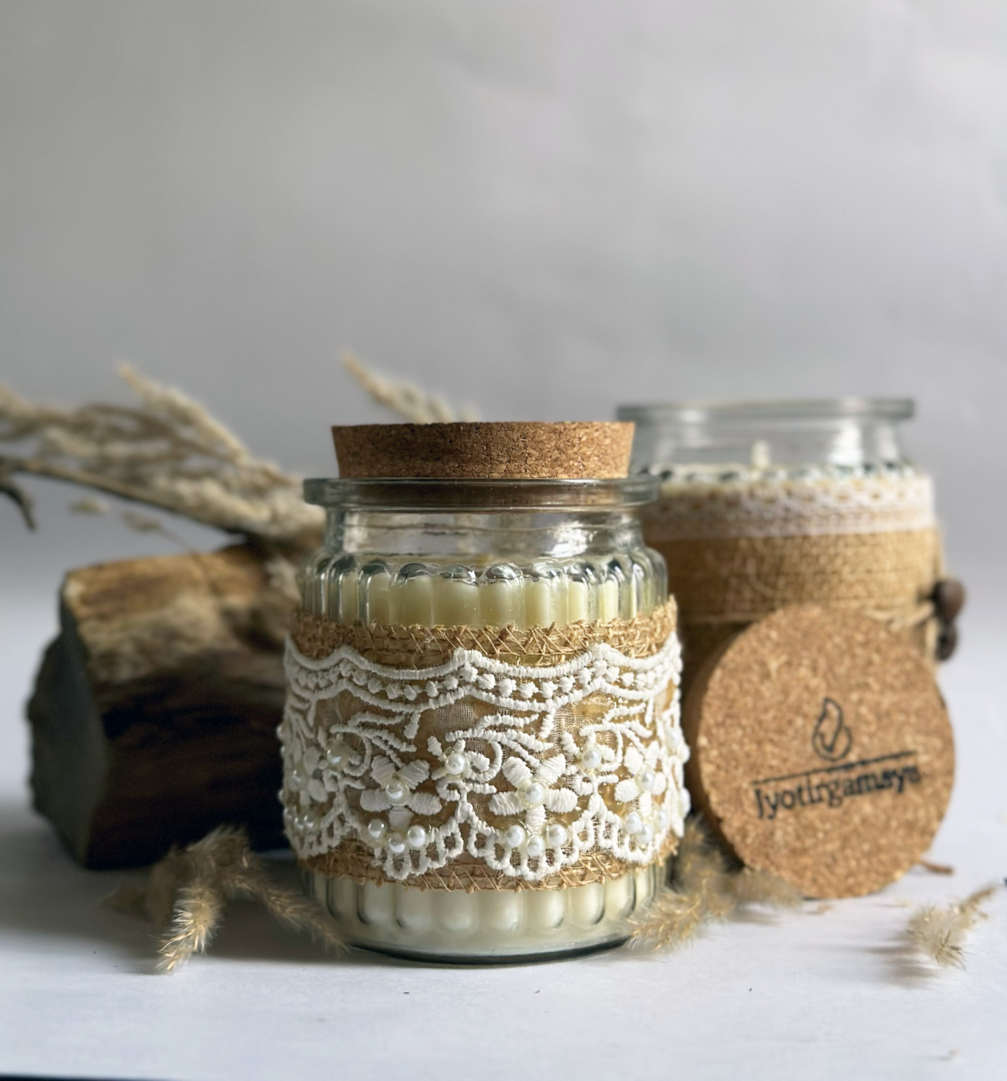 Vanilla & Tonka Bean Scented Candle