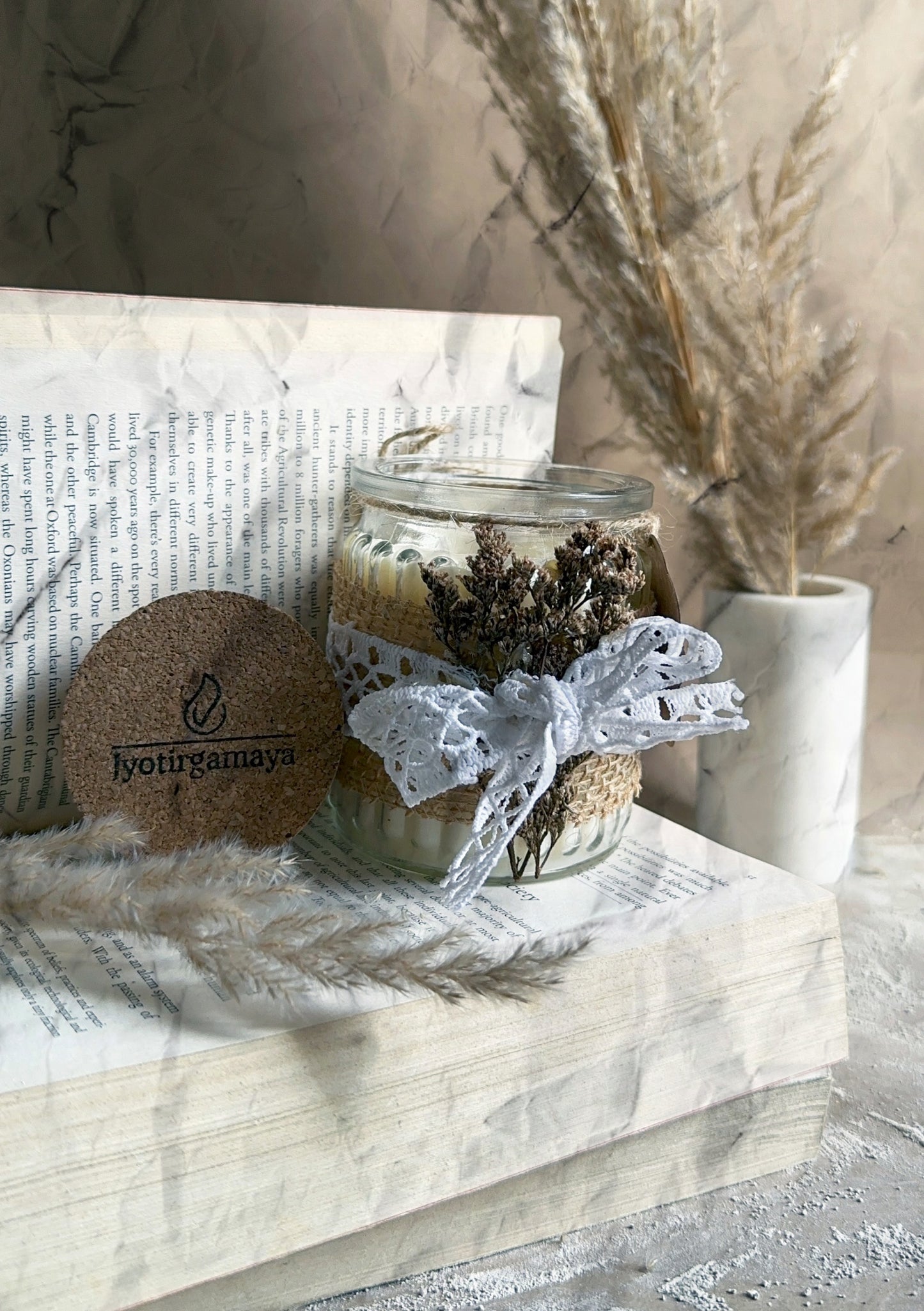 Vintage Memories - Old Books Scented Candle