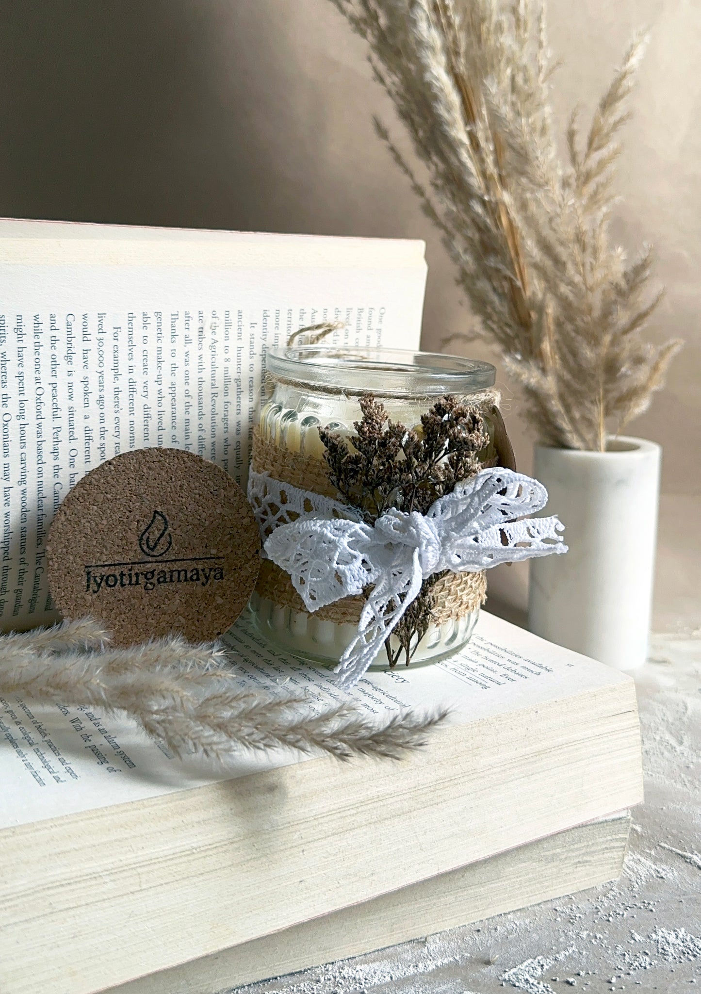 Vintage Memories - Old Books Scented Candle